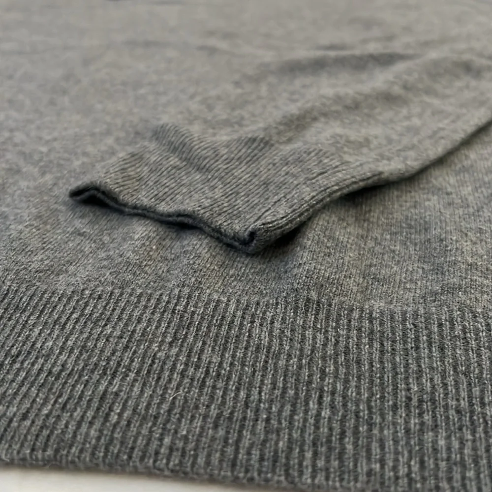 Mantovani Studio 100% Cashmere Crewneck Sweater Made in Italy.